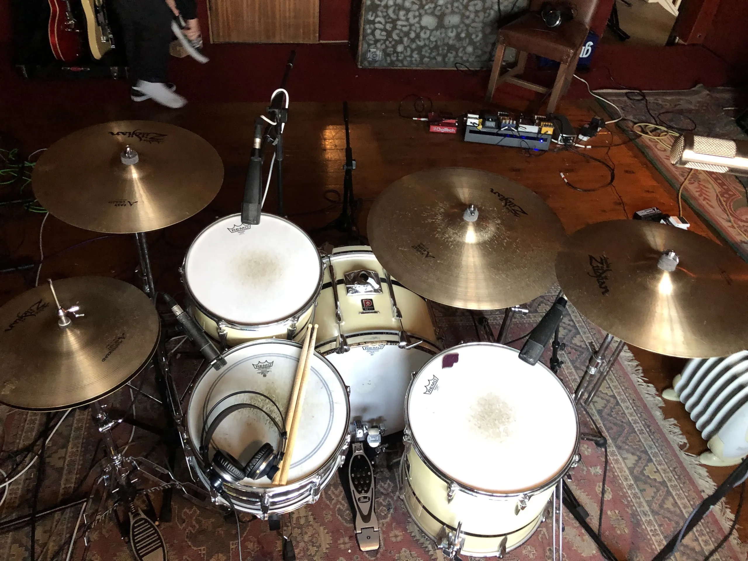 Drum kit and cymbals